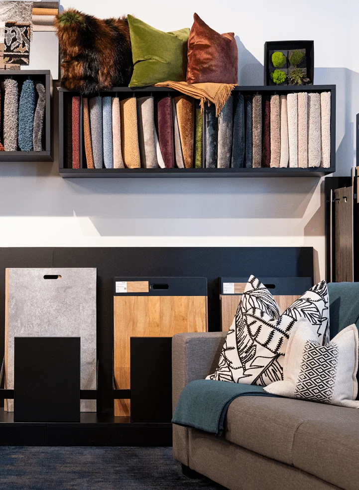 Musterpräsentation unterschiedlicher Böden in Kombination mit verschiedenen Textilien